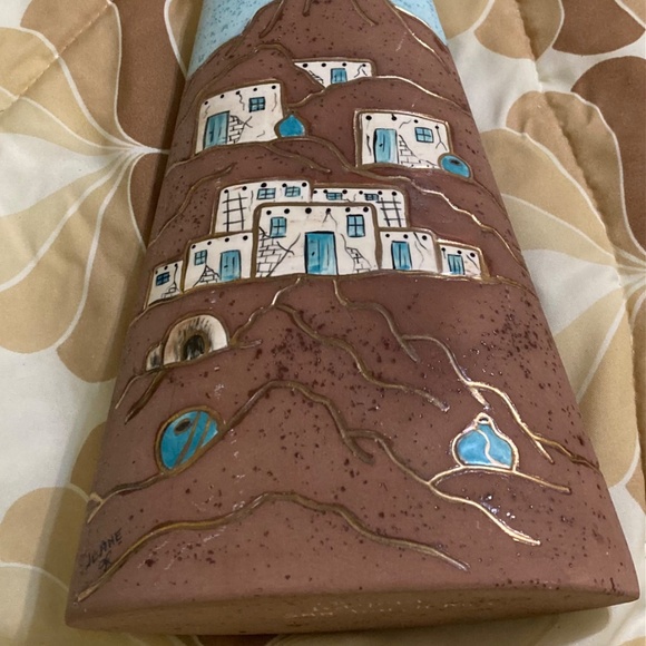 Signed pottery piece - Picture 2 of 5